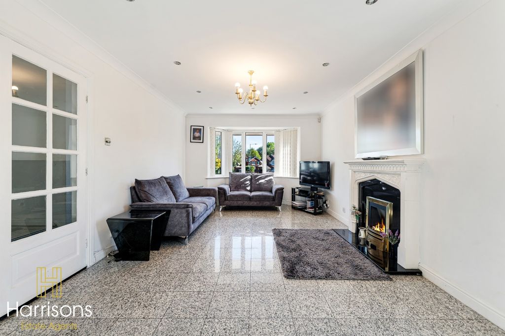 Property photo 2 of 49 5064493