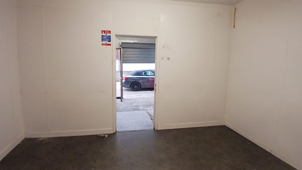 Property photo 2 of 5 Whatsapp Image 2026-04-16 At 4.59.48 Pm (3).Jpeg