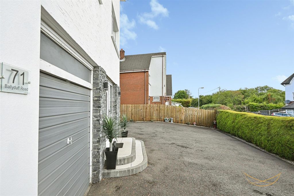 Property photo 3 of 50 Dhp-15.Jpg