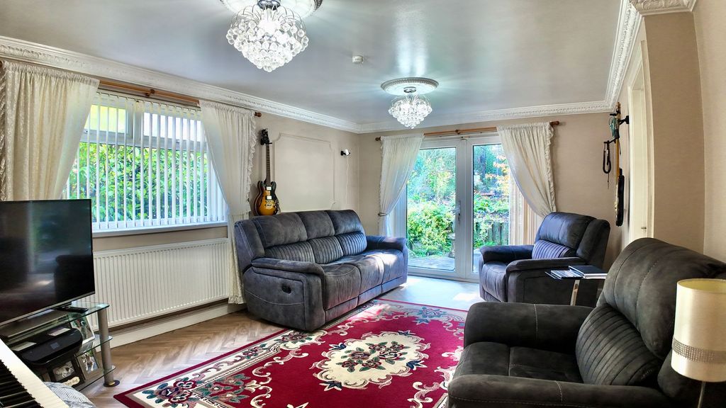 Property photo 3 of 35