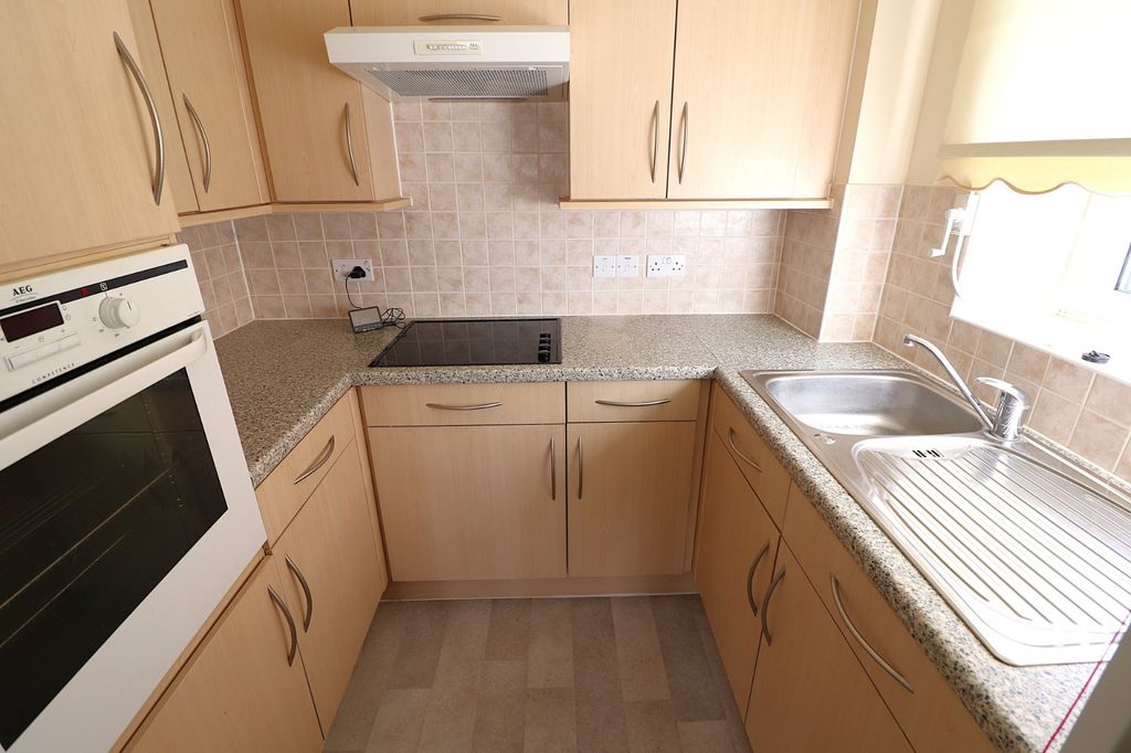 Property photo 3 of 12 Picture No. 21