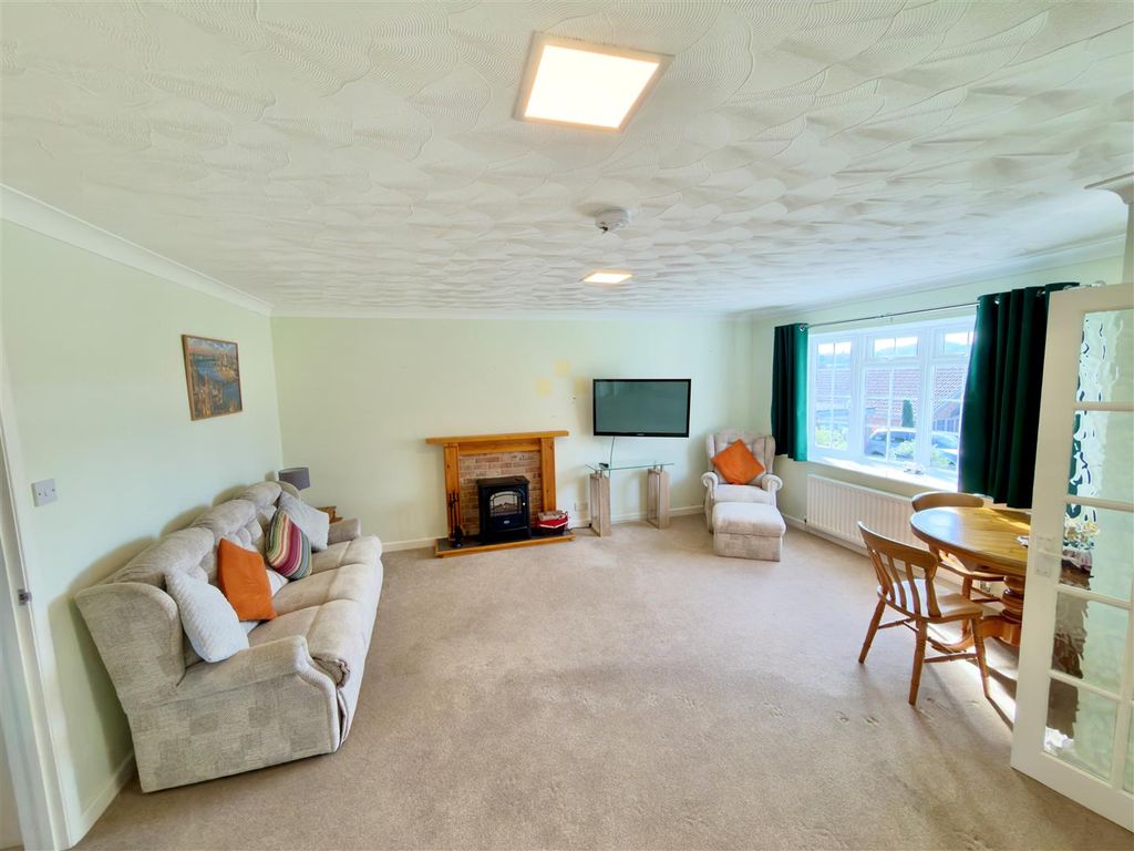 Property photo 2 of 18 Living Room.Jpg