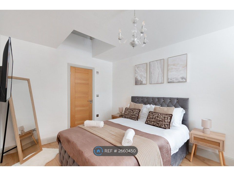 Property photo 2 of 15 Bedroom 1