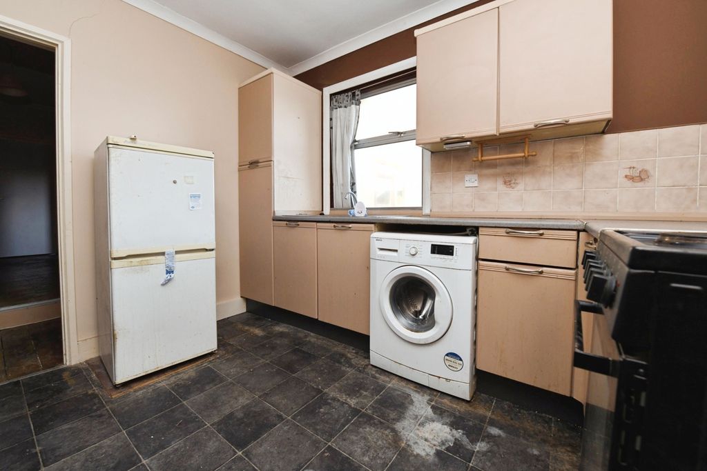 Property photo 3 of 6 Pbox-Img.Jpg