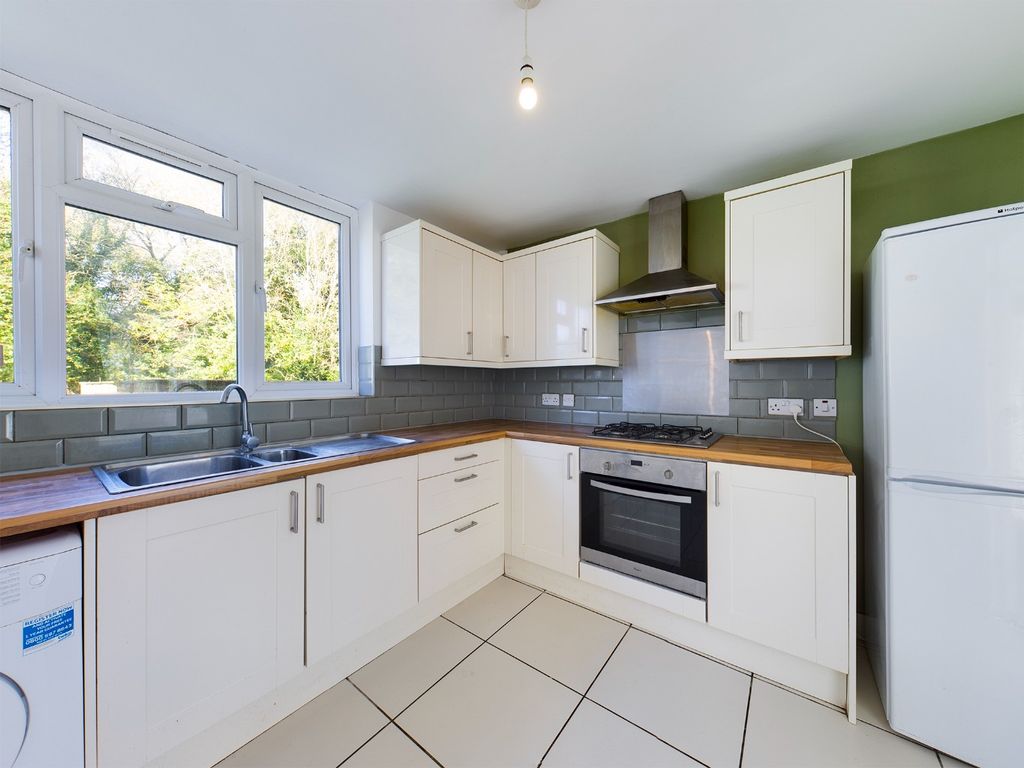 Property photo 2 of 9 1940483