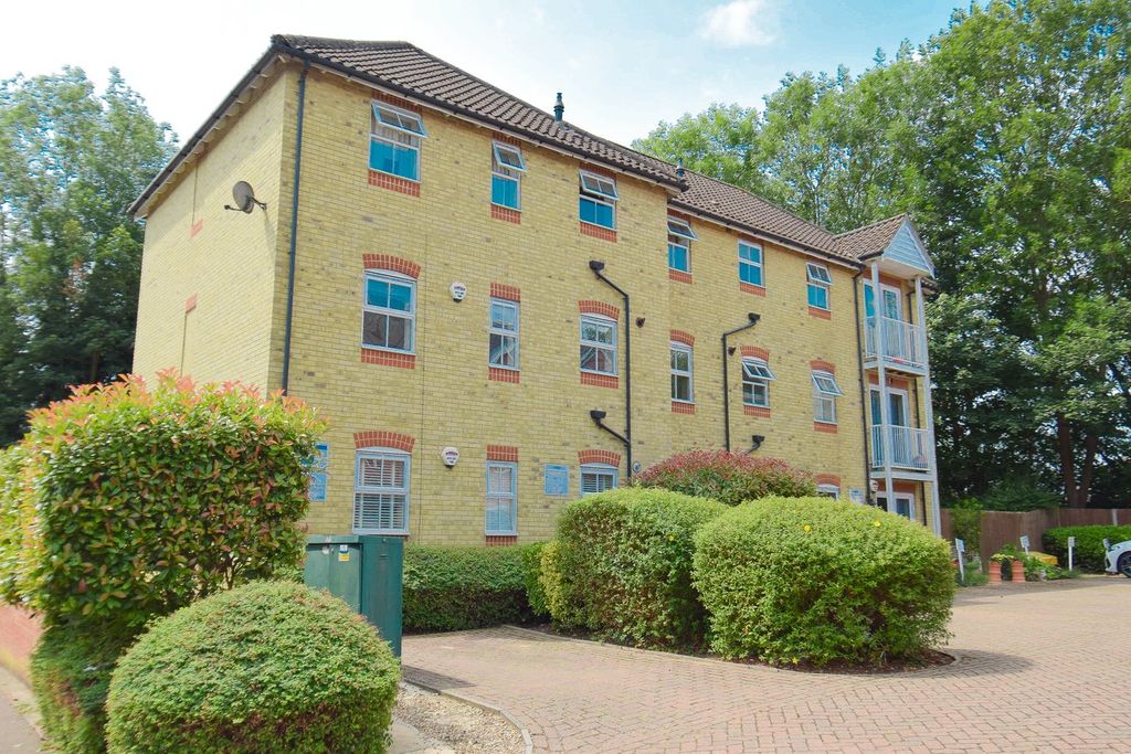 Property photo 1 of 18