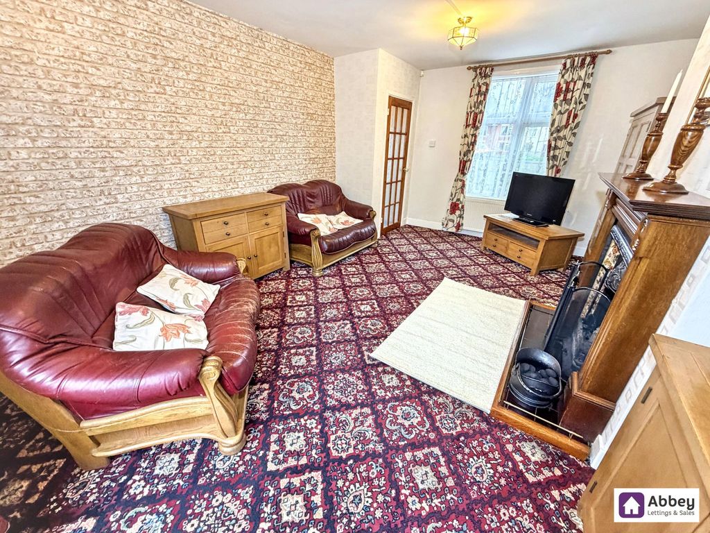 Property photo 3 of 15 Lounge