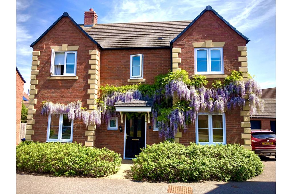 Property photo 1 of 33 Front