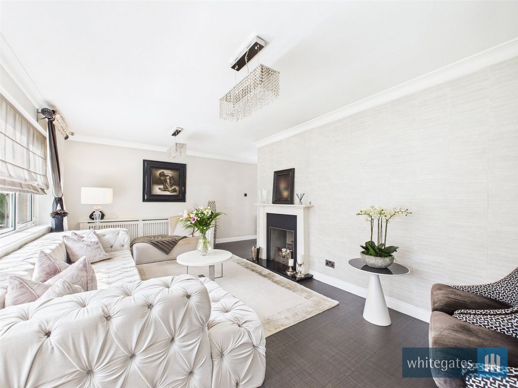 Property photo 2 of 28 Picture No. 17