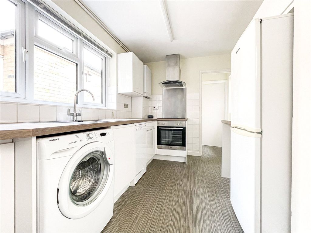 Property photo 2 of 11 Picture No. 33