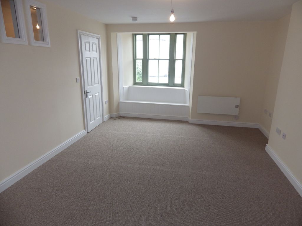 Property photo 3 of 8 Living Room
