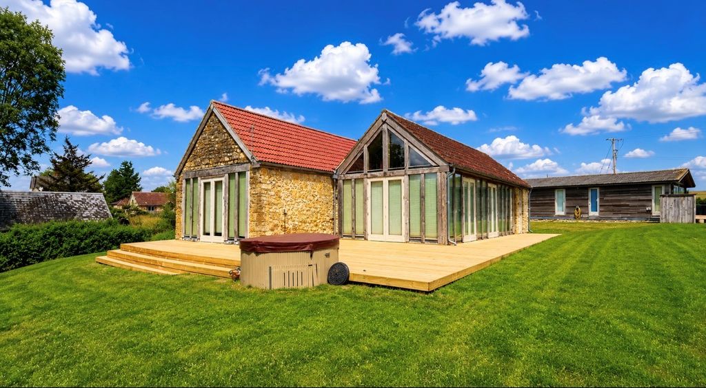 Property photo 1 of 14