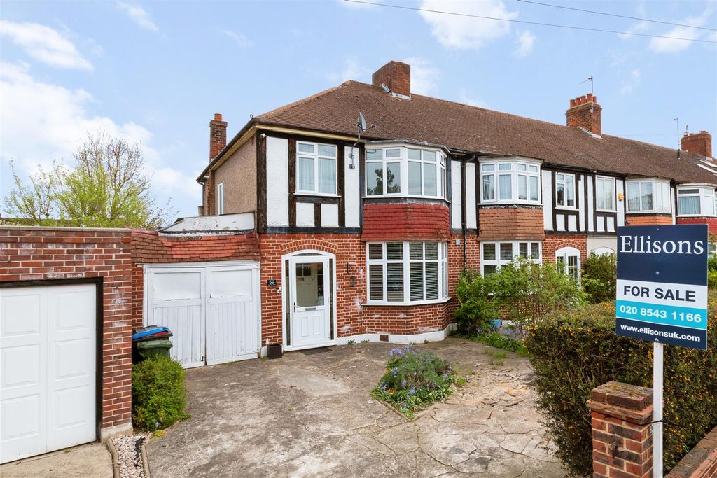 Property photo 1 of 12 Queen Mary Avenue