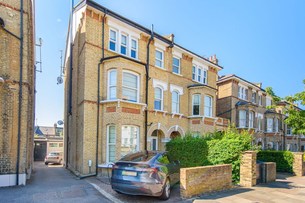Property photo 1 of 23