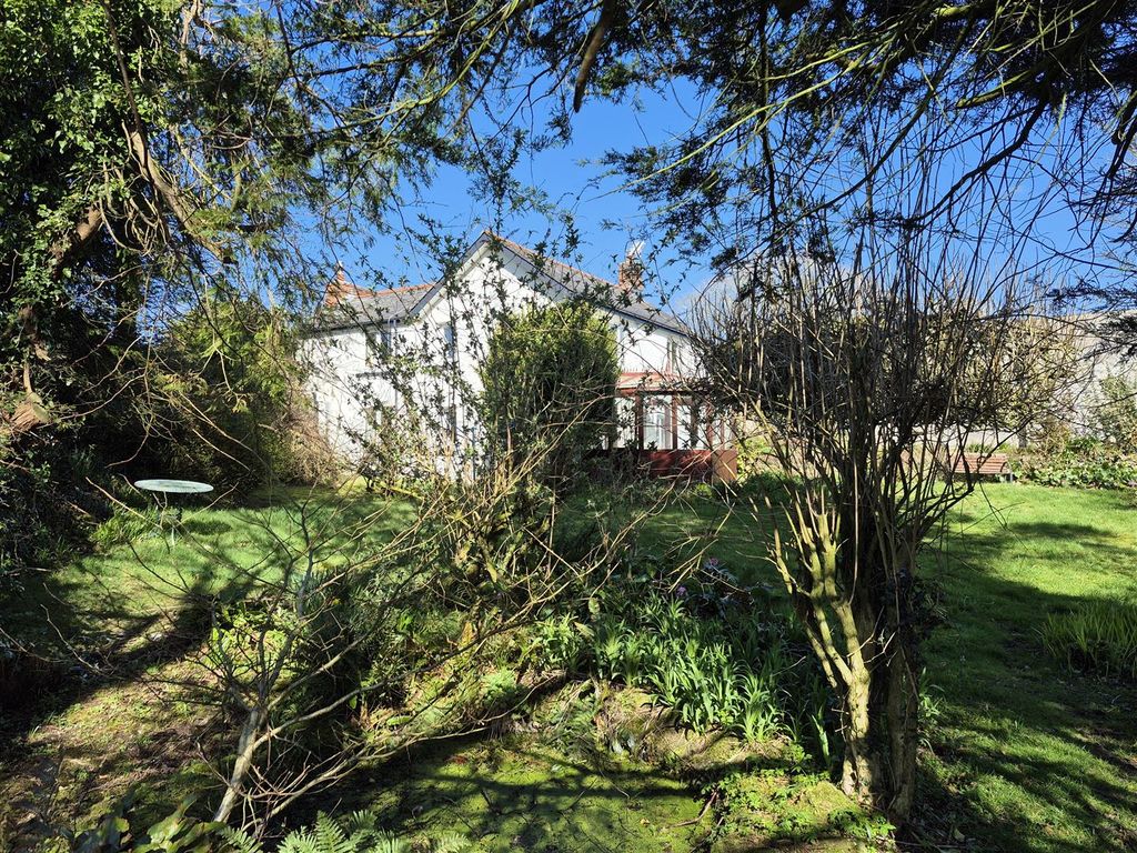 Property photo 2 of 21 17.Jpg