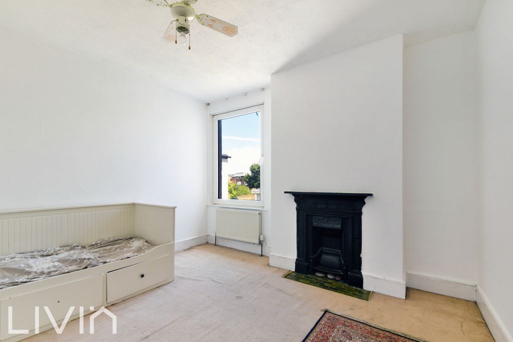 Property photo 3 of 13 Tunstall Road, 85#-7