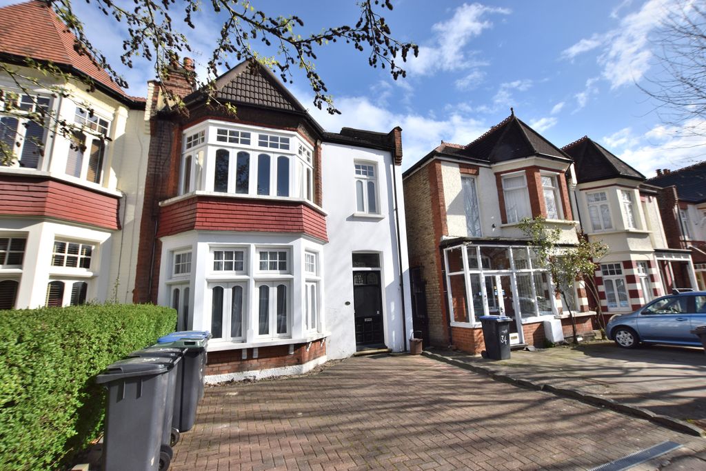 Property photo 1 of 8 Front Aspect 