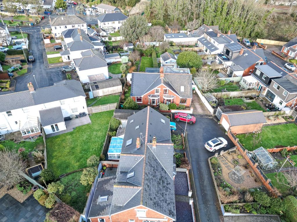 Property photo 2 of 30