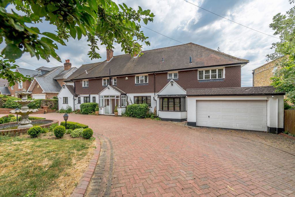 Property photo 1 of 12