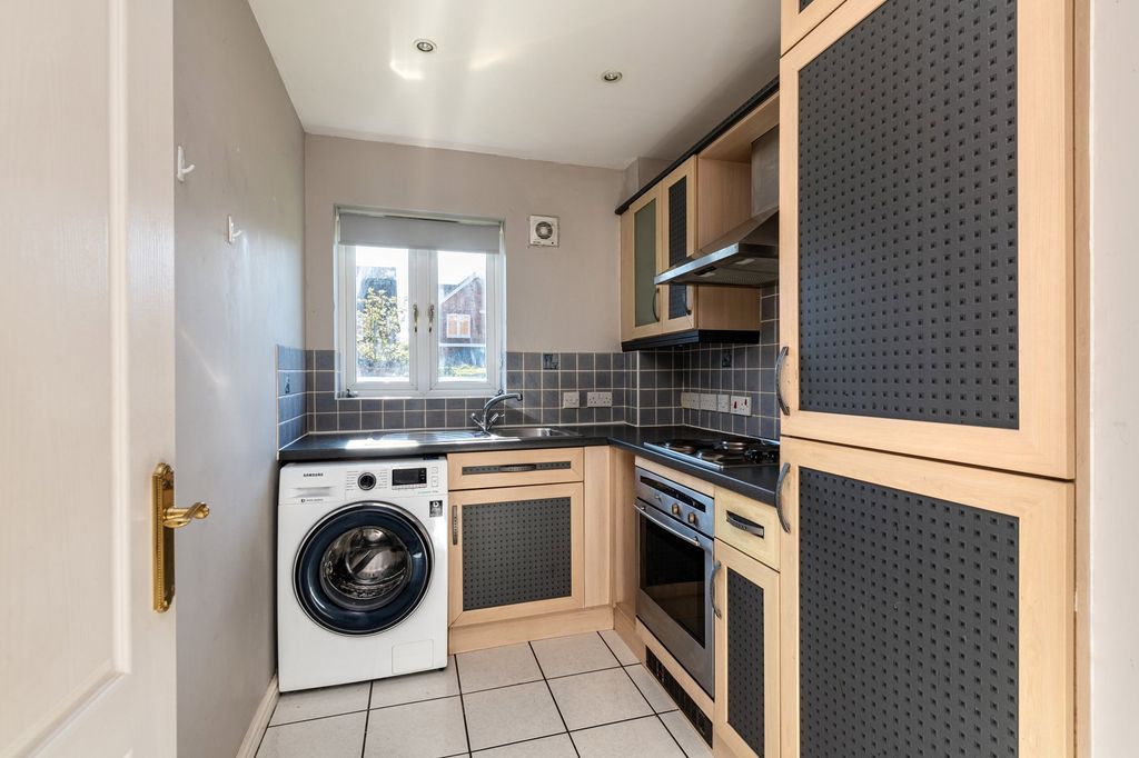 Property photo 3 of 16