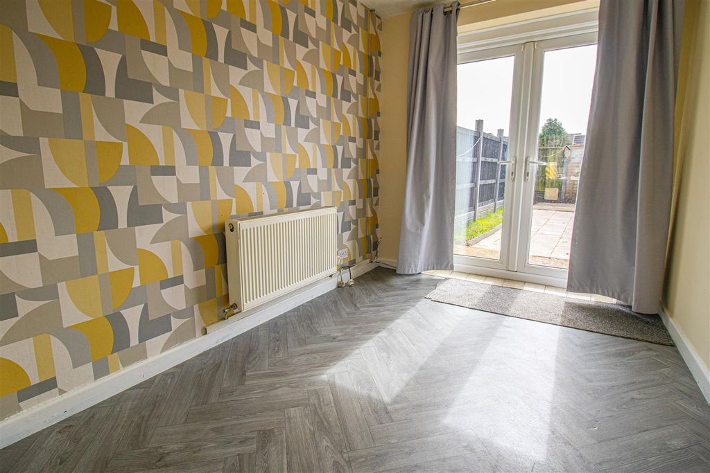 Property photo 3 of 10 Reception 2