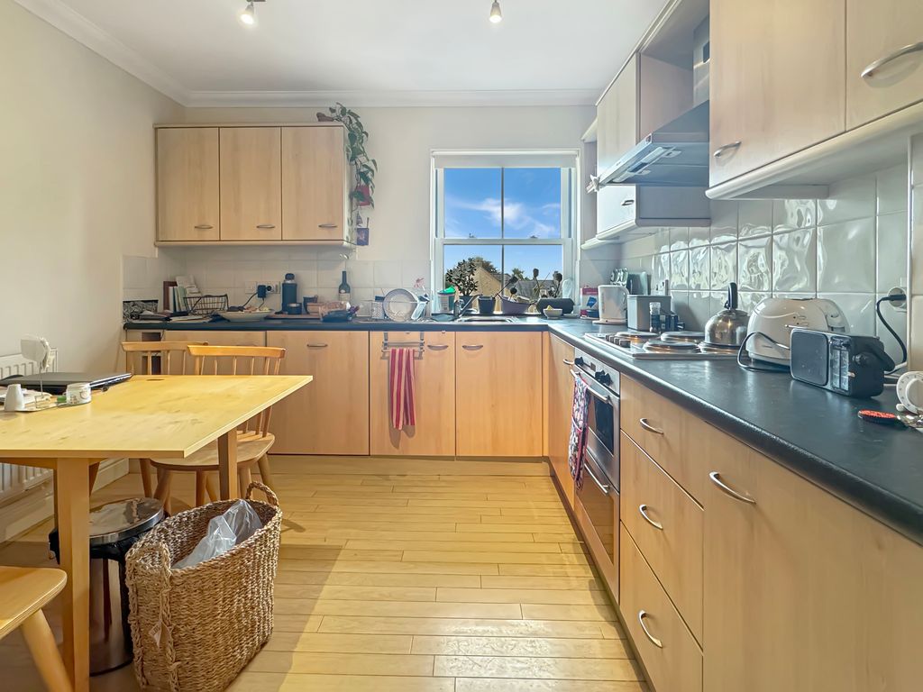 Property photo 2 of 9 Kitchen