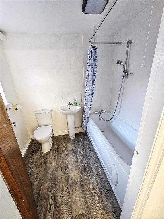 Property photo 3 of 7 B084c2Aa-F9B2-48Ac-Bf23-895Cea6Ceeae.Jpg