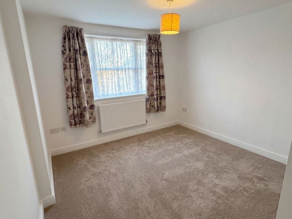 Property photo 3 of 7 Bedroom One