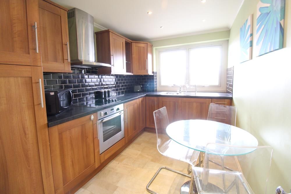 Property photo 3 of 7 Dining Kitchen