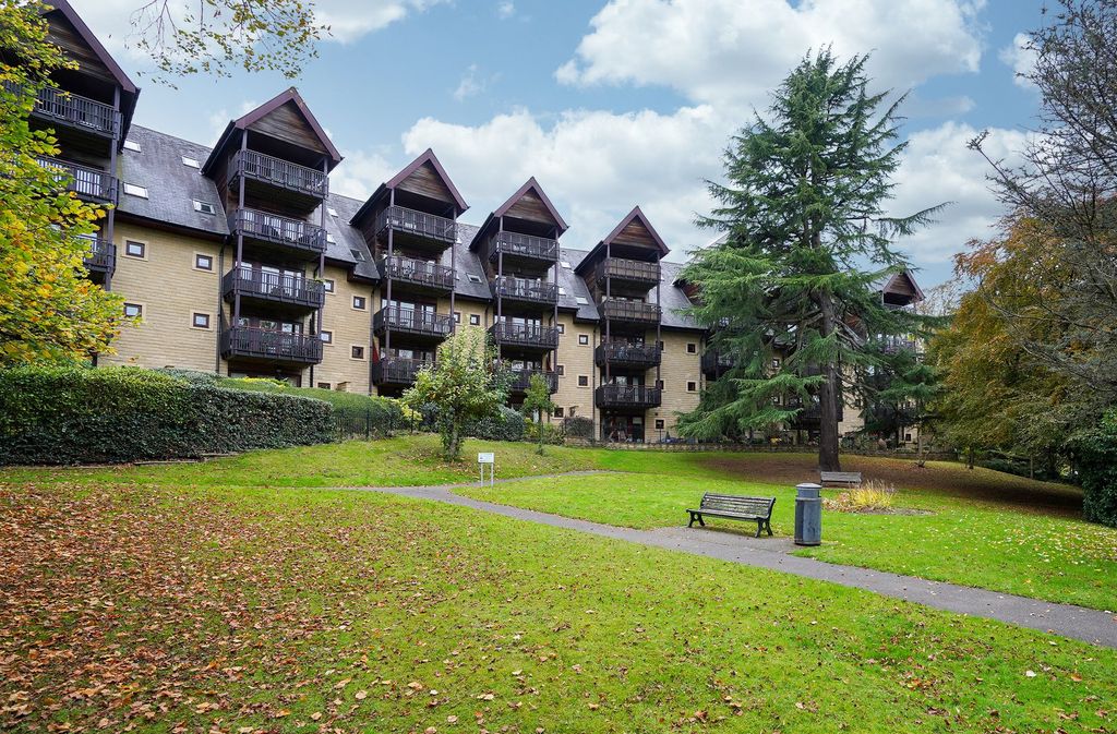 Property photo 1 of 20