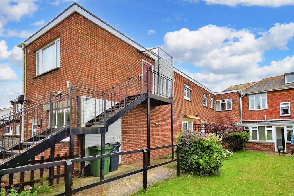 Property photo 1 of 6 Exterior