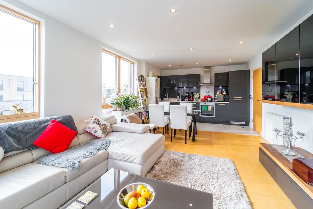 Property photo 3 of 13