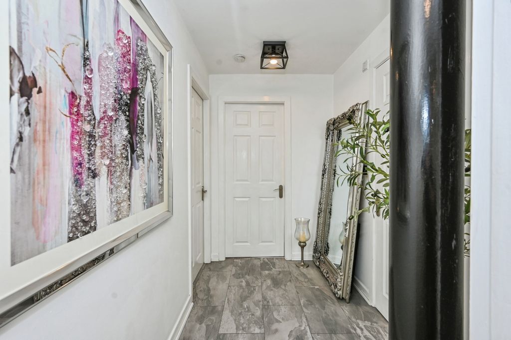 Property photo 2 of 18 Pbox-Img.Jpg