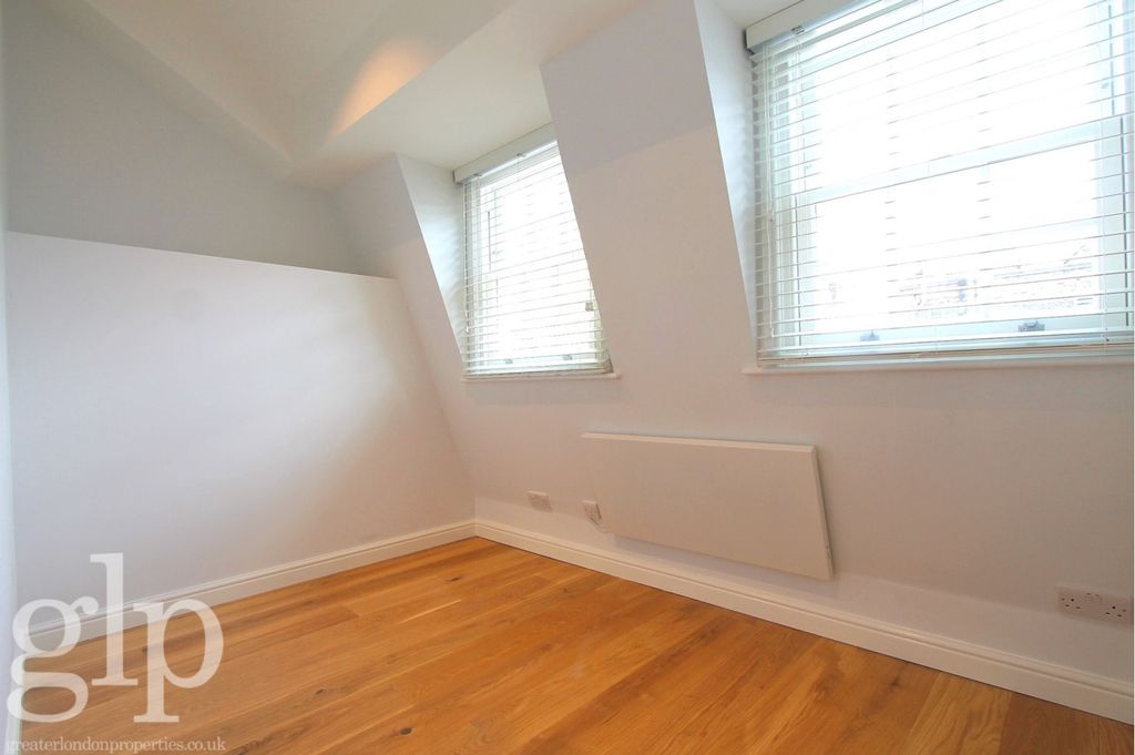 Property photo 2 of 11 950264