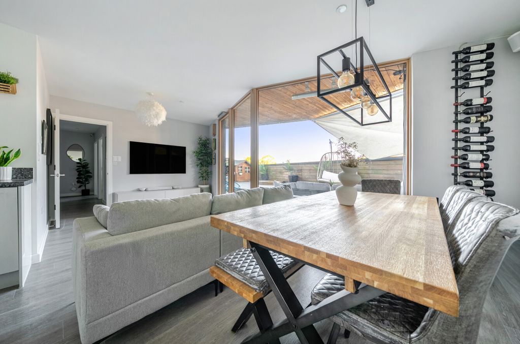 Property photo 2 of 19 1450269-8-69Eb74E...