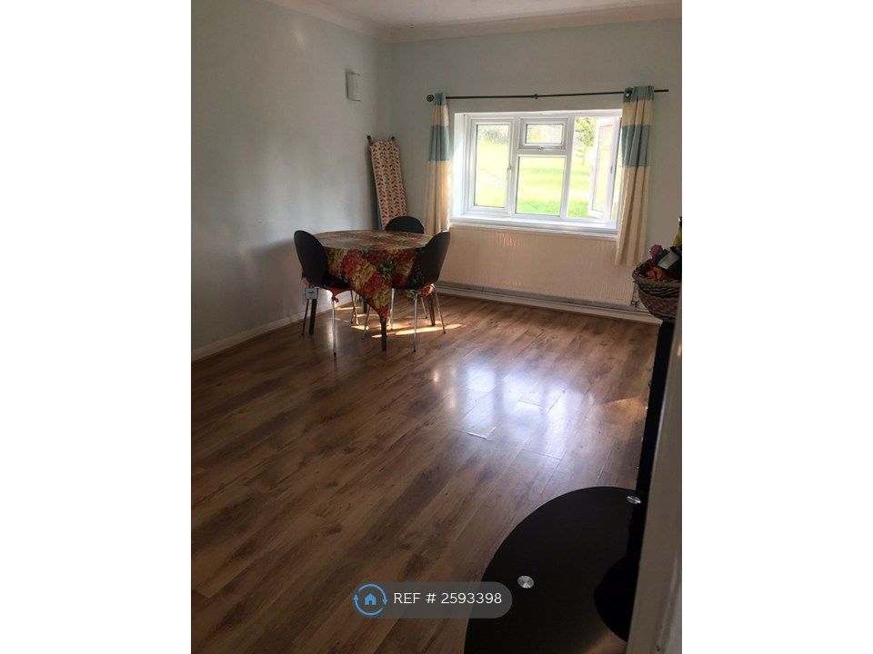 Property photo 1 of 6 Lounge