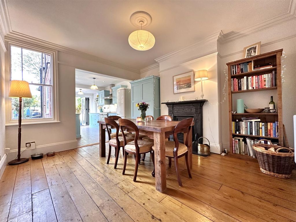 Property photo 2 of 22 Dining Room Into Kitchen 512