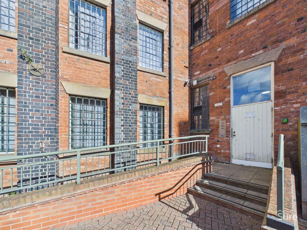Property photo 2 of 24