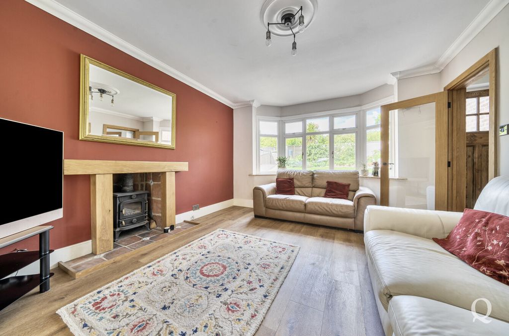 Property photo 3 of 32 99752E92-225F-425...
