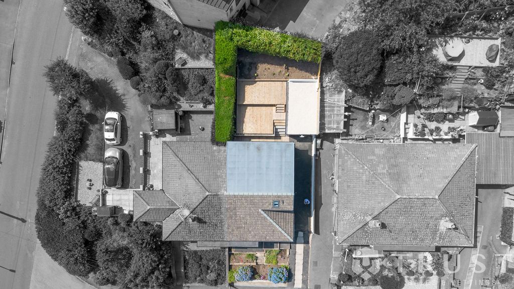 Property photo 2 of 45