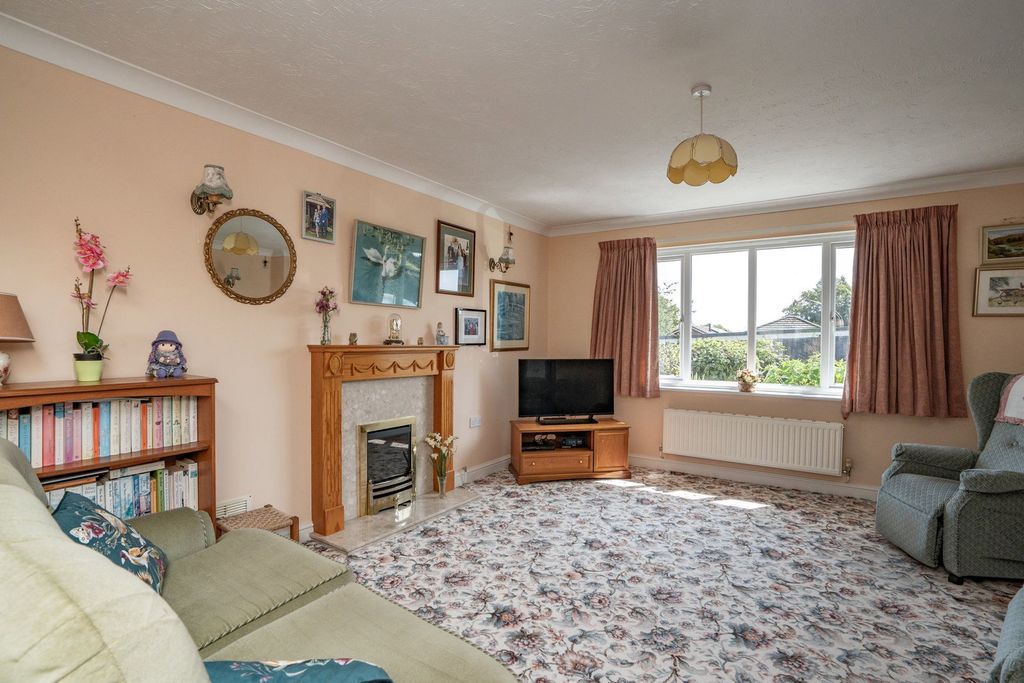 Property photo 3 of 21