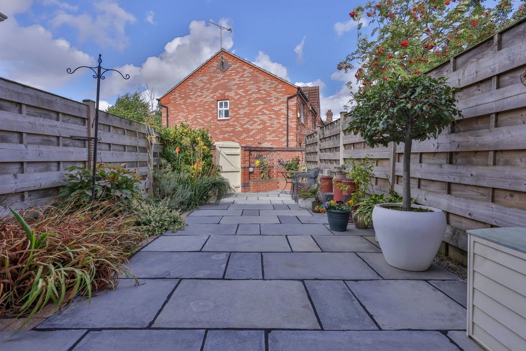 Property photo 3 of 11