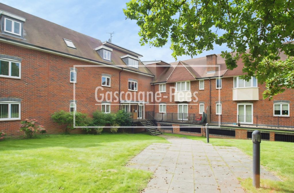 Property photo 1 of 5