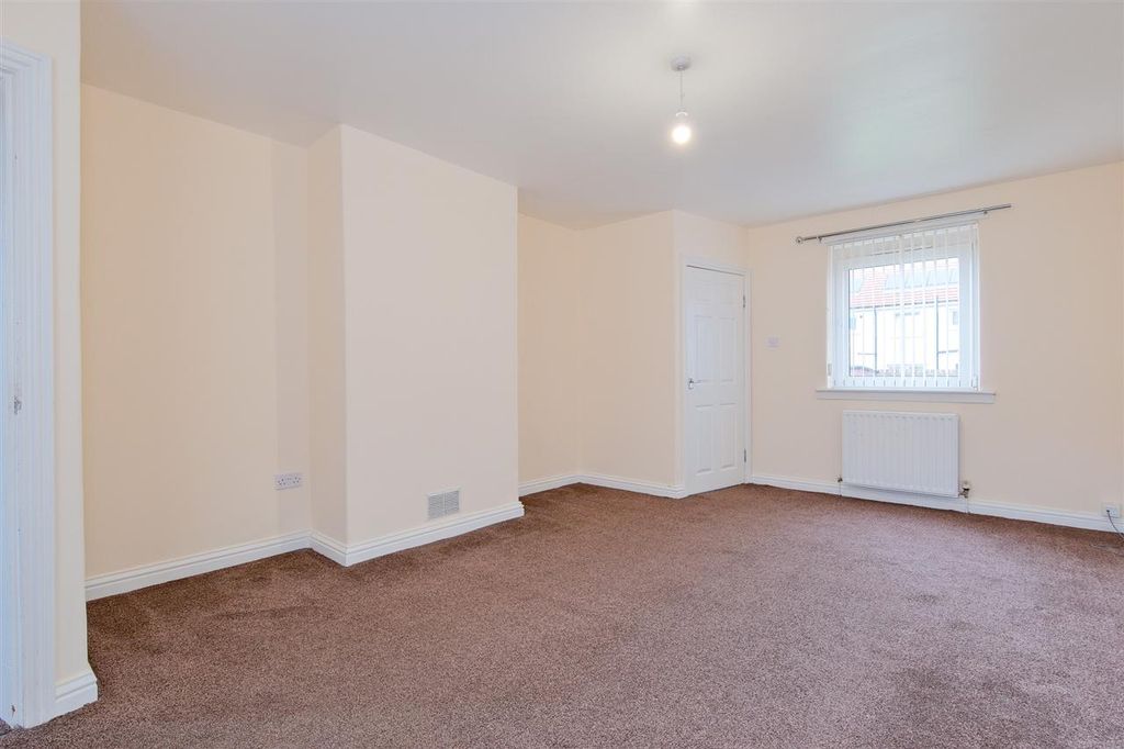 Property photo 2 of 15 Lounge