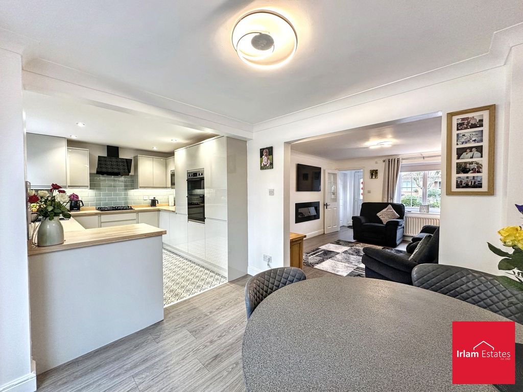 Property photo 2 of 27