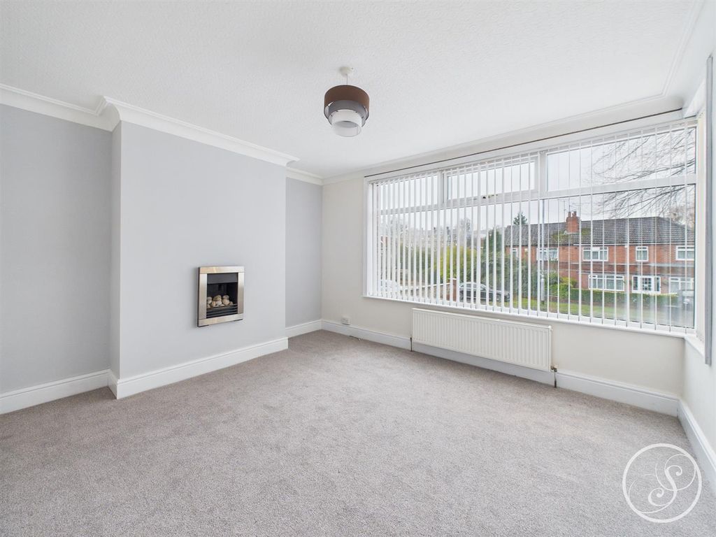 Property photo 3 of 20 Lounge