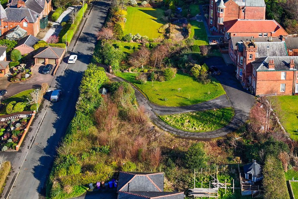 Property photo 3 of 8