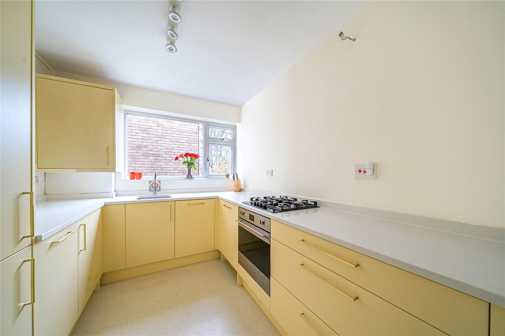 Property photo 2 of 15 Picture No. 10