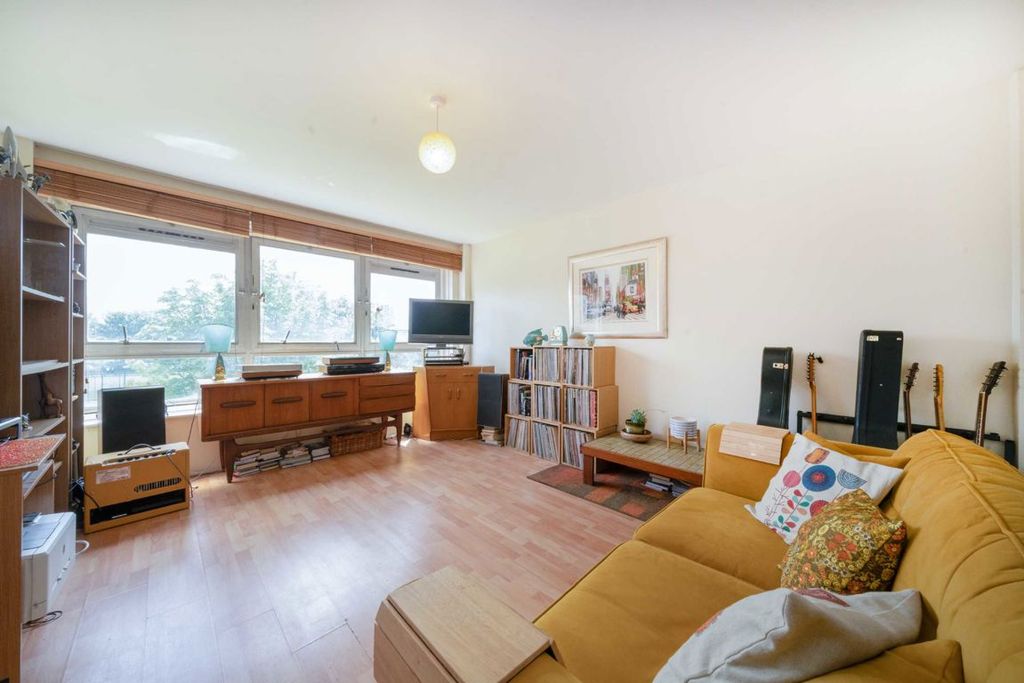 Property photo 1 of 4