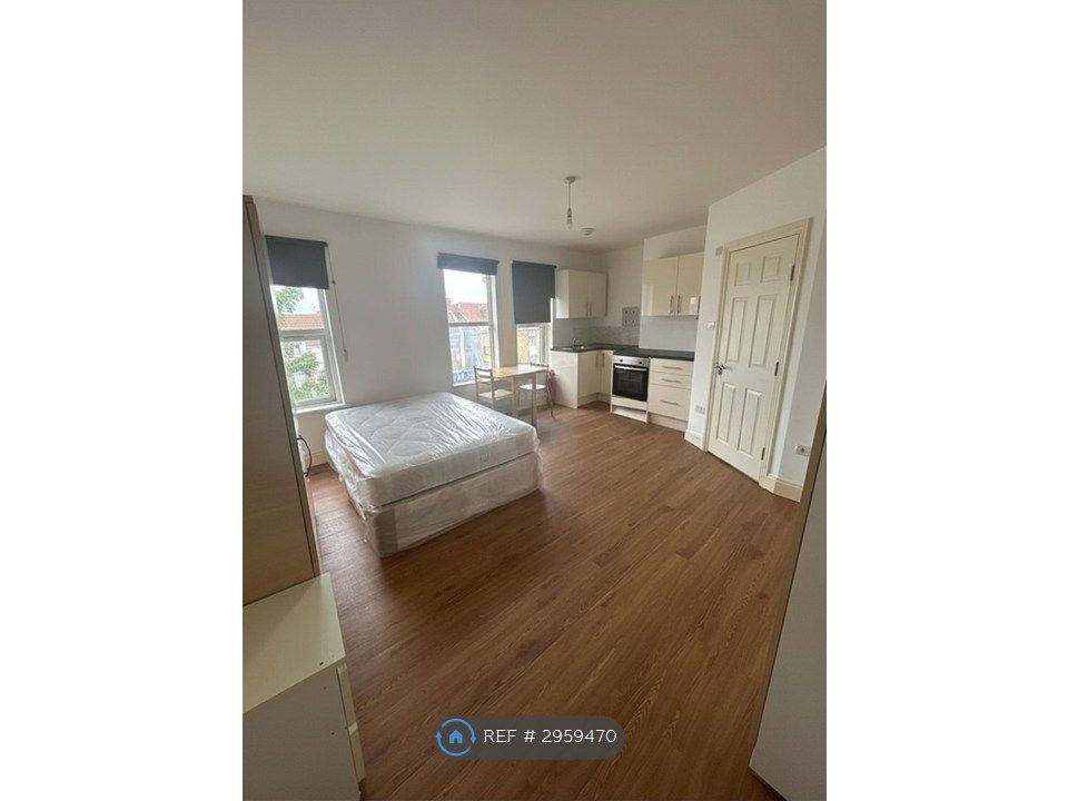 Property photo 1 of 3